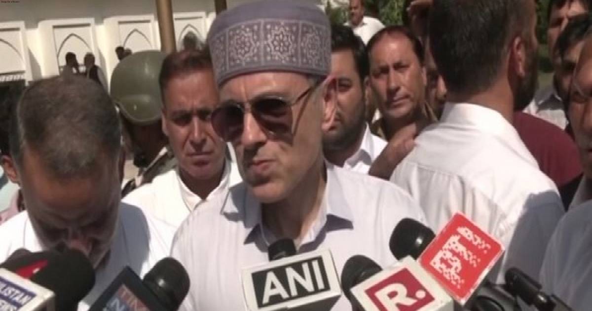 “Change Constitution if you have guts, will see who support you”: Omar Abdullah hits out at Centre amid India-Bharat row
